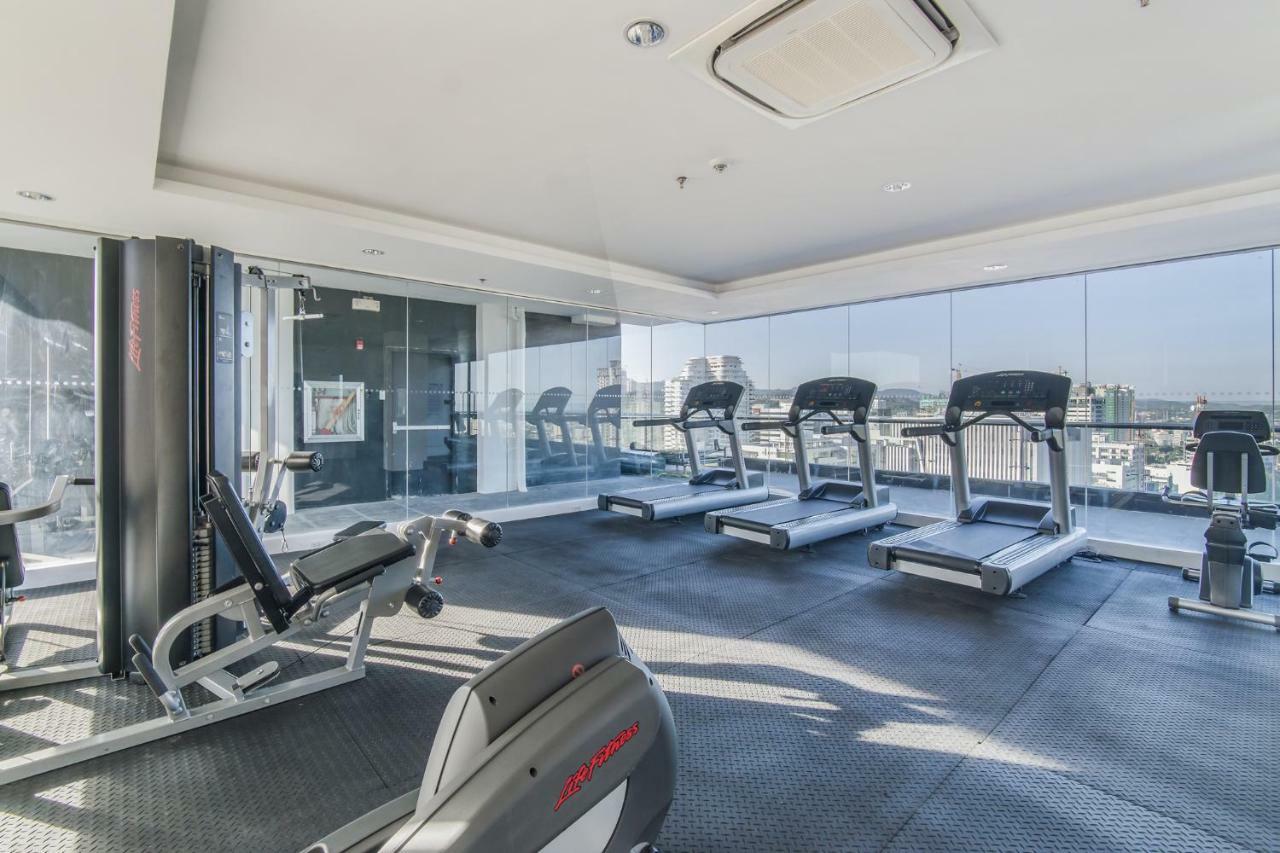 Free Netflix Condo Near It Park With 32-Inch Samsung Hdtv Cebu Exterior foto